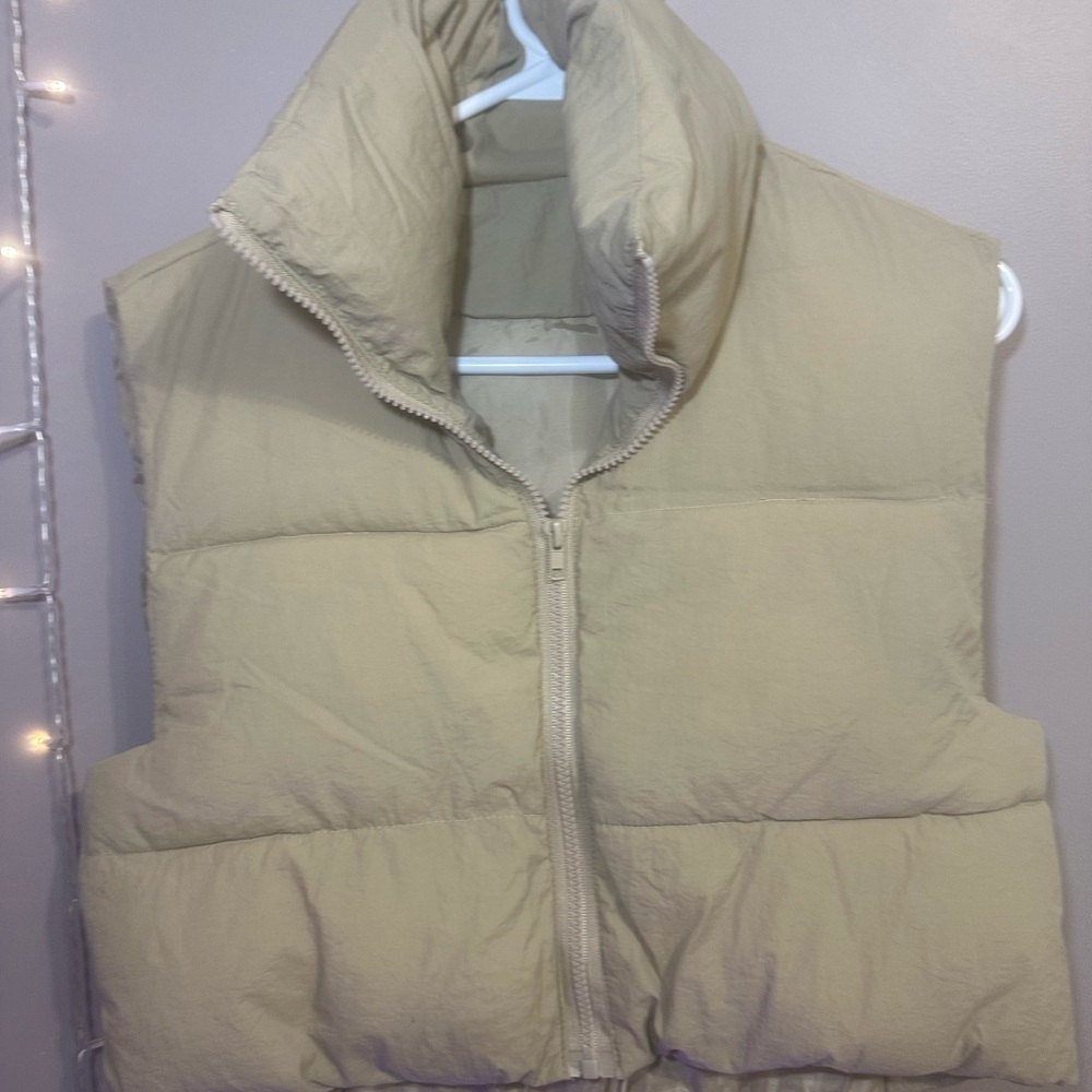Women Puffer Jacket-Beige size small